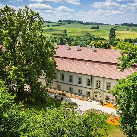 Hotel Zamek *